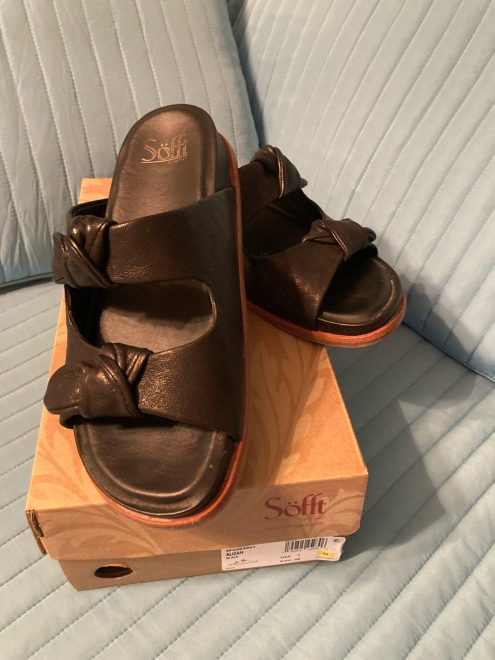 Söfft Black Knotted Leather Slide Sandals